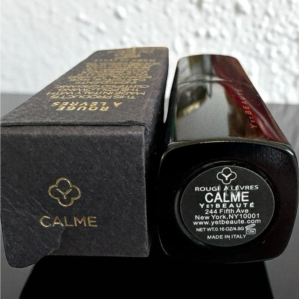 Y ET BEAUTÉ HIGH PERFORMANCE LIPSTICK - CALME. NEW IN BOX. ORGANIC.